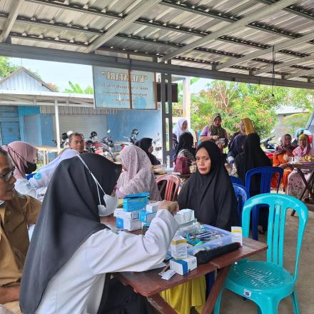 Sinergitas Pemdes, Petugas Kesehatan, Bidan dan kader dalam Melaksanakan Kegiatan Rutin Posbindu